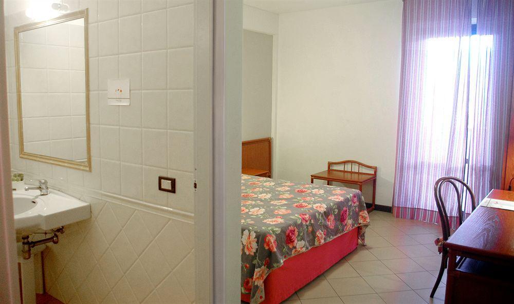 Ricci Hotel - Марина-ді-Гроссето Екстер'єр фото